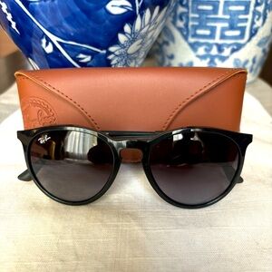 Ray-Ban 4274 Sunglasses Unisex in Black frames Grey Gradient Lenses